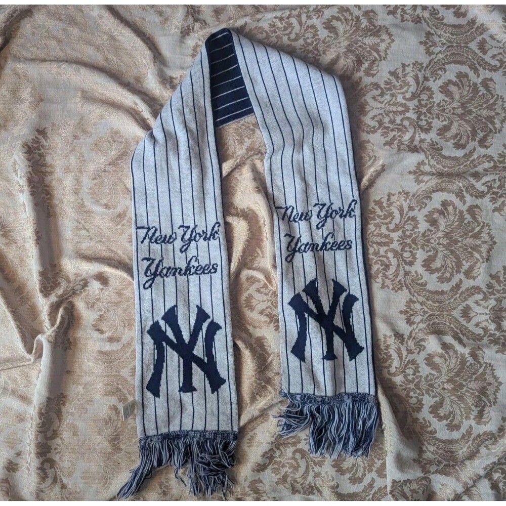 Forever Collectibles New York Yankees Licensed Scarf Striped Reversible